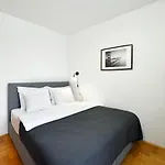 Apartment Stadium